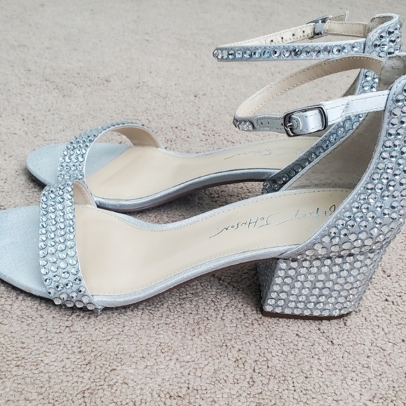 Womens shoes - Picture 3 of 3